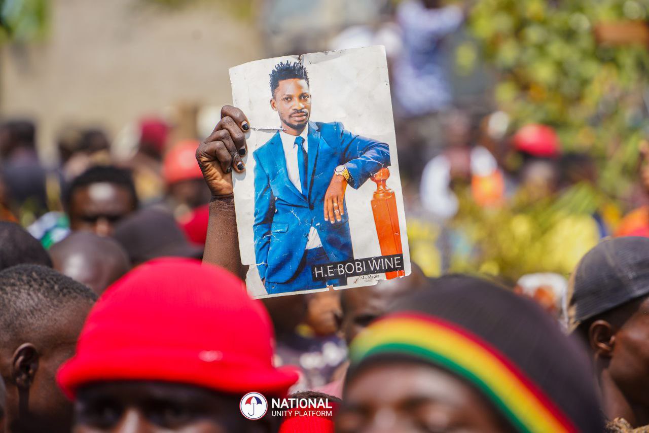 Bobi Wine, NBS Journalists Arrested by Security at Entebbe