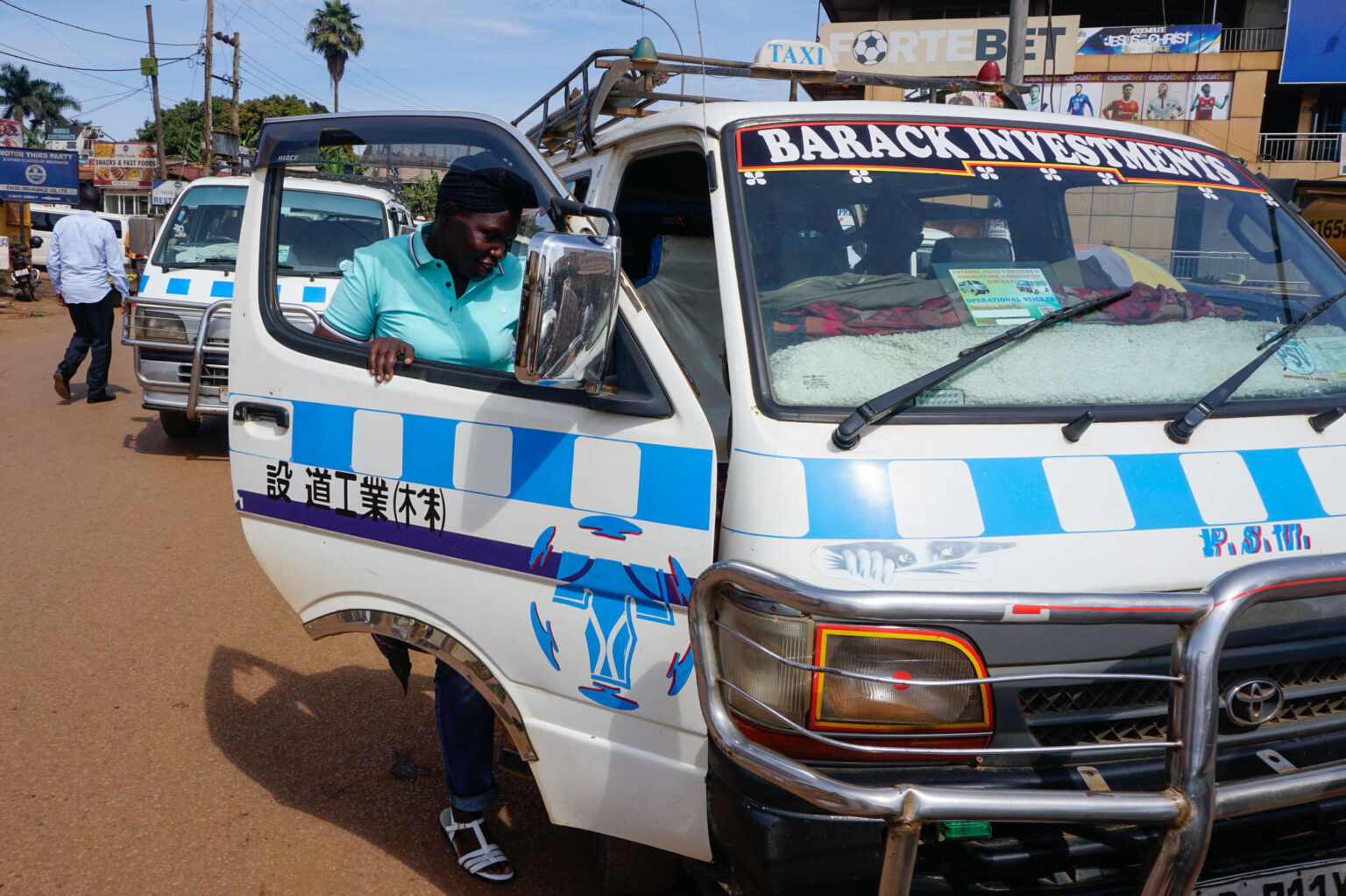 Ugandan Taxi Drivers Set Rules for Kampala-Masaka Highway